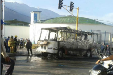 ¡SE LO MOSTRAMOS! Así respondieron transportistas de Mérida en protesta por ataque y quema de un autobús este #16Mar