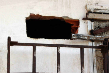 ¡SEPA! 19 reclusos escaparon de los calabozos de centro en Las Tejerías