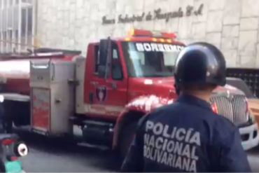 ¡ATENCIÓN! Este #24Mar se registró un incendio en sede del antiguo Banco Industrial de Venezuela (+Video)