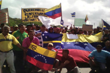 ¡LÉALO! Lancheros de Coro y Tucacas cerraron las vías este #12Mar para exigir paso con las islas del Caribe (+Video)