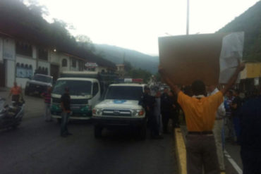 ¡MÍRELO! Atacaron a pedradas el concesionario Ford en la redoma Las Banderas, Valera (+Fotos)