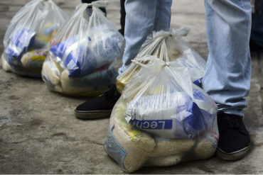 ¡MOLESTOS! Habitantes de Lara exigen a la cúpula cumplir con la entrega de bolsas Clap (+Video)