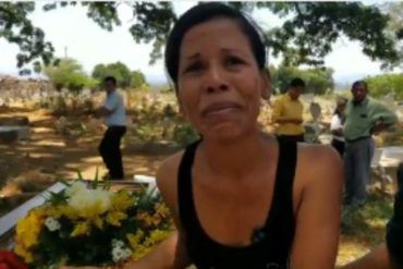 ¡INDIGNANTE! Esposa de otro fallecido en Policarabobo en medio del llanto: «Nos quieren callar por pagarnos la urna» (+Video)