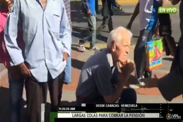 ¡MÍRELO! Pensionado manifiesta su malestar a la prensa tras larga cola para cobrar pensión: “Esto es inhumano”