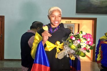 ¡ES UNA DURA! Yulimar Rojas llegó a Venezuela tras coronarse bicampeona mundial de salto triple