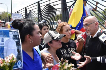 ¡MUY CLARO! Lo que dijo el padre de David Vallenilla en marcha por los caídos: «Ninguna dictadura sale con votos»