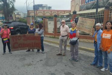 ¡NO SE LO PIERDA! Vecinos de El Hatillo protestan contra la corrupción y fallas en servicios públicos (Fotos+Videos)