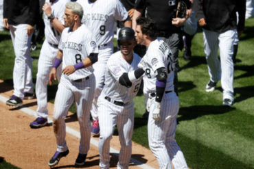 ¡VEA! Tángana en el Coors Field dejó a dos beisbolistas venezolanos expulsados (+Video)