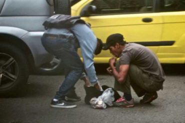 ¡ENTRISTECEDOR! Comer de la basura para no morir de hambre: El último recurso de los venezolanos