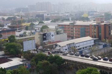 ¡QUÉ LOCURA! La mega cola que se armó para comprar batería en la Duncan de Los Ruices (+Videos)