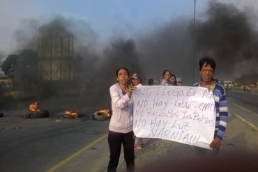 ¡CADA DÍA PEOR! En Barquisimeto cerraron el paso vehicular este #25Abr por ausencia de electricidad y bolsas de alimentos