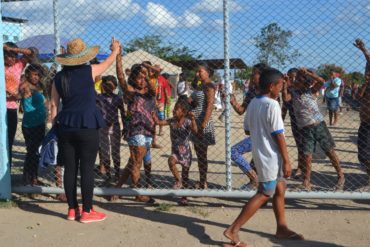 ¡LA DOLOROSA VERDAD! Indígenas venezolanos en Brasil: Aquí podemos comer todos los días