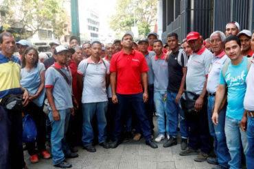 ¡MANIFESTARON! Trabajadores exigen renuncia de directiva de Hidrocapital tras muerte de un empleado (+Video)