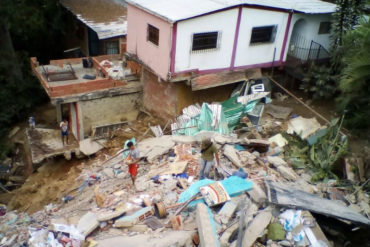 ¡POBRES FAMILIAS! Confirman que 11 viviendas quedaron destruidas en La Guairita (Advierten que serán demolidas +Fotos)