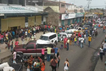 ¡ABUSO DE PODER! Autoridades violentaron candados de comercios en presunto operativo contra los bachaqueros en Falcón