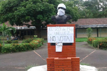 ¡SE LO MOSTRAMOS! Estudiantes de la Unellez encapucharon la estatua del general Ezequiel Zamora