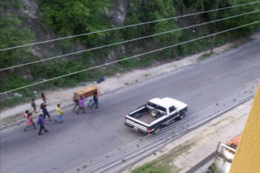 ¡INSÓLITO! Por no tener dinero entierran en un escaparate a un difunto en Trujillo (+Foto)