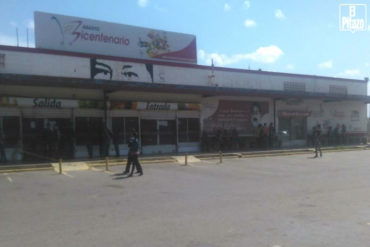 ¡INHUMANO! Durmieron en cola y no les vendieron alimentos en Abasto Bicentenario de Paraguaná