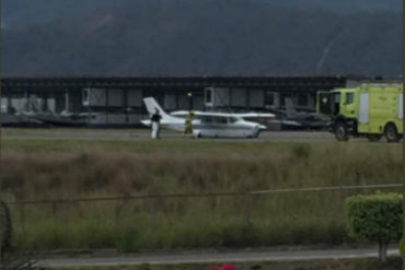 ¡PÍLLALO! Avión desconocido aterrizó en el Aeropuerto Caracas, piloto huyó del lugar (+Fotos)