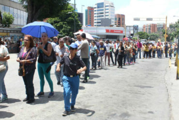 ¡UN GENTÍO! Gran afluencia de colombianos en el Consulado de Caracas para ejercer su voto (+Fotos+Videos)