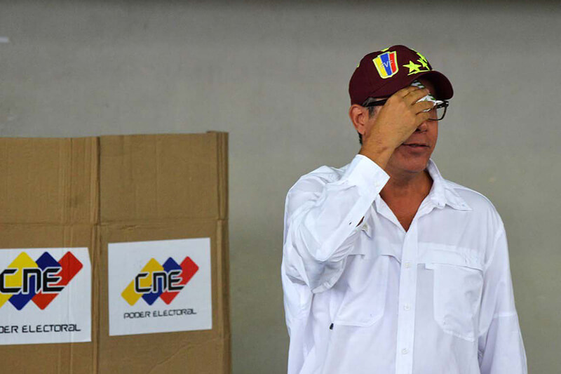 elecciones-presidenciales-20M-venezolanos-votando-centro-de-votacion-CNE-Henri-Falcon-82