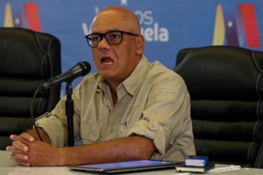 ¡LE CONTAMOS! La nueva mentira de Jorge Rodríguez: “El salario ligado al Petro significa que nunca va a disminuir su valor”