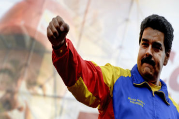¡PILAS! Aseguran que Maduro quiere quedarse con el dinero que envían los emigrantes venezolanos a sus familias