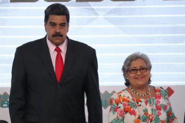 ¡AY, POR FAVOR! Maduro ensalzó a Tibisay Lucena por los eternos años que estuvo en el CNE: “Le transmito las felicitaciones y agradecimiento de todo un país” (+Video)