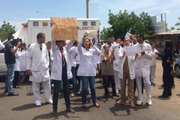 ¡HARTOS DE ATROPELLOS! Enfermeros amenazan con protestar en Miraflores si no atienden sus demandas