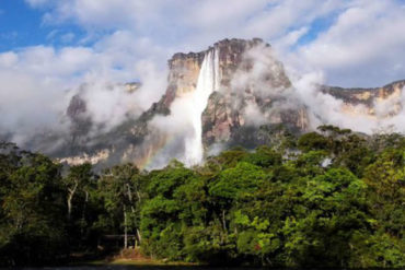 ¡MAJESTUOSO! Mira cómo luce el Santo Ángel luego de las intensas lluvias (+Video impresionante)