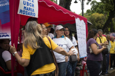 ¡EL COLMO! Denuncian que con el Carnet de la Patria pasaron lista en simulacro electoral (+Fotos)