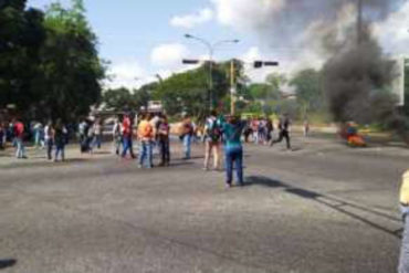 ¡SE ALZARON! Estudiantes de la Universidad de Carabobo a Lacava: “Nos cansamos de comer cochino con cebolla y sal”