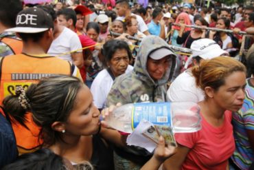 ¡QUÉ DESASTRE! El despelote que se formó en plena entrega de bonos a familias venezolanas en Cúcuta, Colombia (+Video)