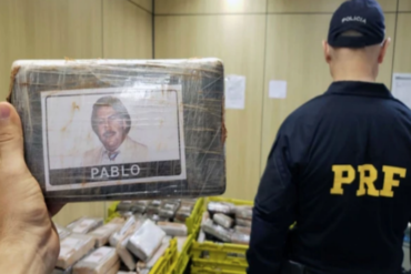 ¡SEPA! Incautan en Brasil 889 kilos de cocaína en bultos con fotos de Pablo Escobar