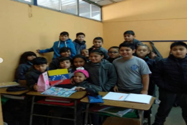 ¡SOLIDARIOS! El hermoso gesto de una escuela chilena con una niña venezolana que extrañaba su país (+Fotos)