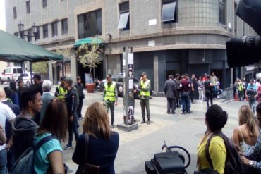 ¡ÚLTIMO MINUTO! Reportan presencia militar en los alrededores de la Casa Amarilla este #1Jun