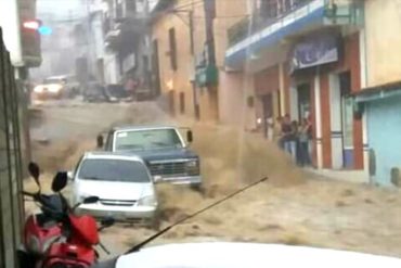 ¡QUÉ DESASTRE! Dos mujeres fueron arrastradas por las fuertes inundaciones en Mérida: Ordenan evacuar casas (+Fotos)