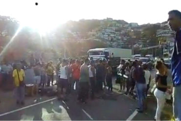 ¡REPRESIÓN! La GNB llegó lanzando gas pimienta a una protesta por falta de agua en El Cementerio (+Video)
