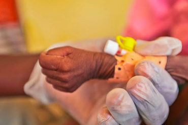 ¡QUÉ TRISTEZA! Niña de tres meses murió por desnutrición en el hospital Chiquinquirá de Maracaibo (pesaba 2,7 kg)