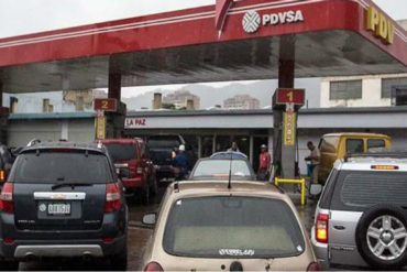 ¡ACABARON CON TODO! La bomba de gasolina que funciona sin empleados (+Video)