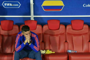 ¡INCONSOLABLE! Las lágrimas de James Rodríguez tras la eliminación de Colombia en el Mundial (+Foto)