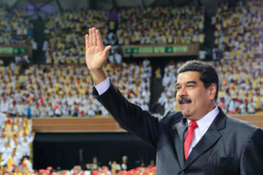 ¡QUÉ LOCO! Maduro pretende graduar a médicos venezolanos para llevarlos a África (ignora que cientos han emigrado por la crisis)