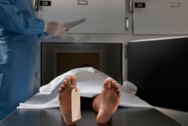 ¡SUSTO! Una mujer dada por muerta “resucitó” en la nevera de una morgue (dejó en shock a las autoridades y a su familia)