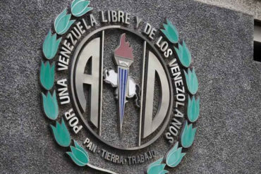 ¡LO ÚLTIMO! Denuncian asalto de presuntos colectivos armados contra sedes de AD en Caracas en El Paraíso y La Florida (+Videos)