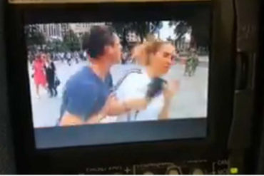 ¡PASADO! Fanático abusador le roba beso a periodista española en plena transmisión en vivo del mundial (+Video baboso)
