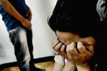 ¡DEPRAVADO! Abusaba sexualmente de una adolescente y la amenazaba con matar a su familia si lo denunciaba