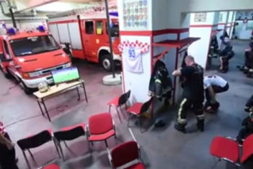 ¡IMPERDIBLE! La increíble actuación de los bomberos en Croacia mientras veían el juego de su selección (+buen ejemplo) (+Video)