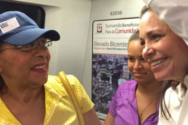 ¡ESTÁN CLAROS! «Maduro no se atreve a venir para acá»: Lo que le dijo la gente a María Corina Machado en el Metro de Caracas (+Video y fotos)