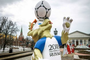 ¡LAMENTABLE! Robaron en Rusia una estatua de la mascota del Mundial de casi dos metros valorada en más de 20 mil $