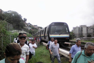 ¡EL PAÍS DE LAS TINIEBLAS! Así se vivió en el Metro de Caracas y de Los Teques el apagón que se registró este martes 31Jul (+Videos)